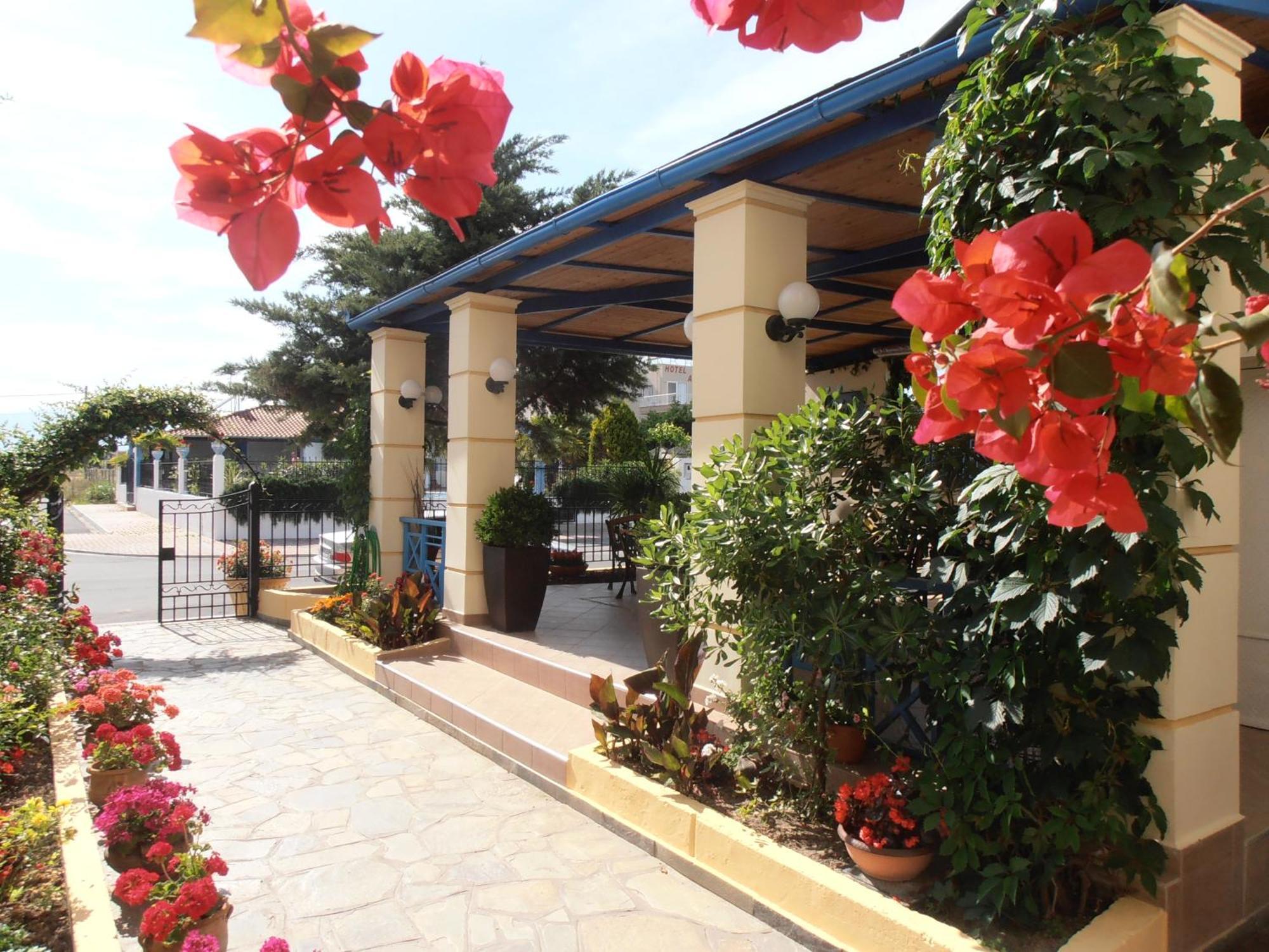 Oasis Aparthotel Paralia Katerinis Ngoại thất bức ảnh